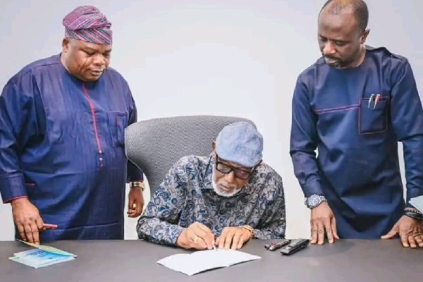 BREAKING: EFFCC Needs To Go There, Ondo Commissioners Signing Their Documents On Behalf Of Sick Gov -Popular Lawyer Raises Alarm