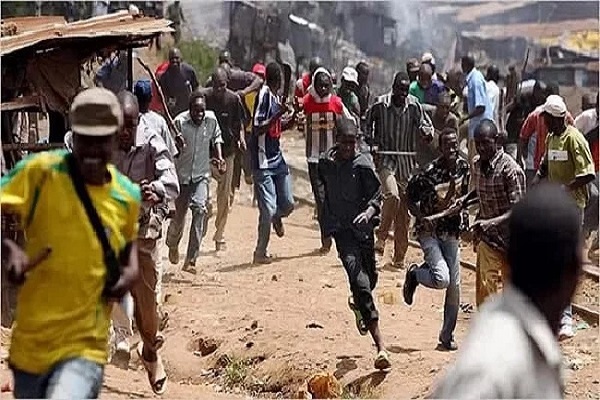Panic As DPO, 3 Policemen Shot, Others Killed As Residents Flee During Clash