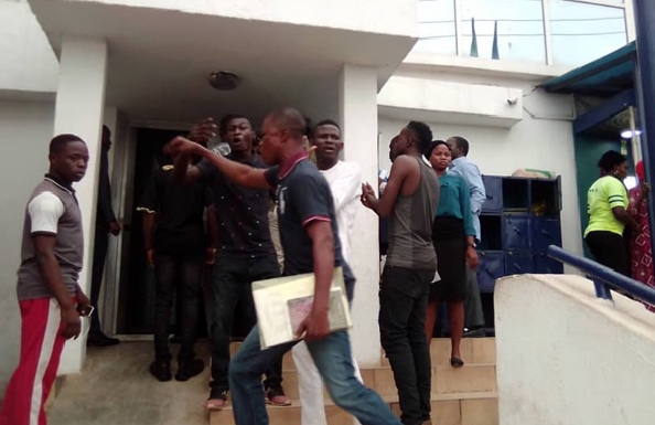 BREAKING: NANS factions storm Abuja hospital, patients flee