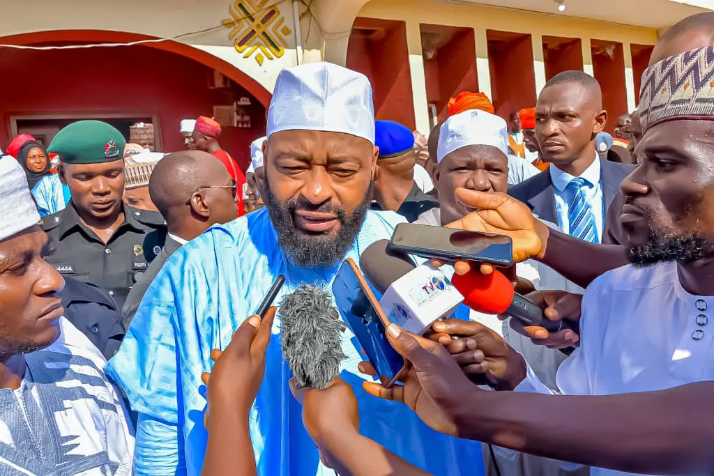Niger: Gov Bago condemns robbery at Emir's palace - Daily Post Nigeria