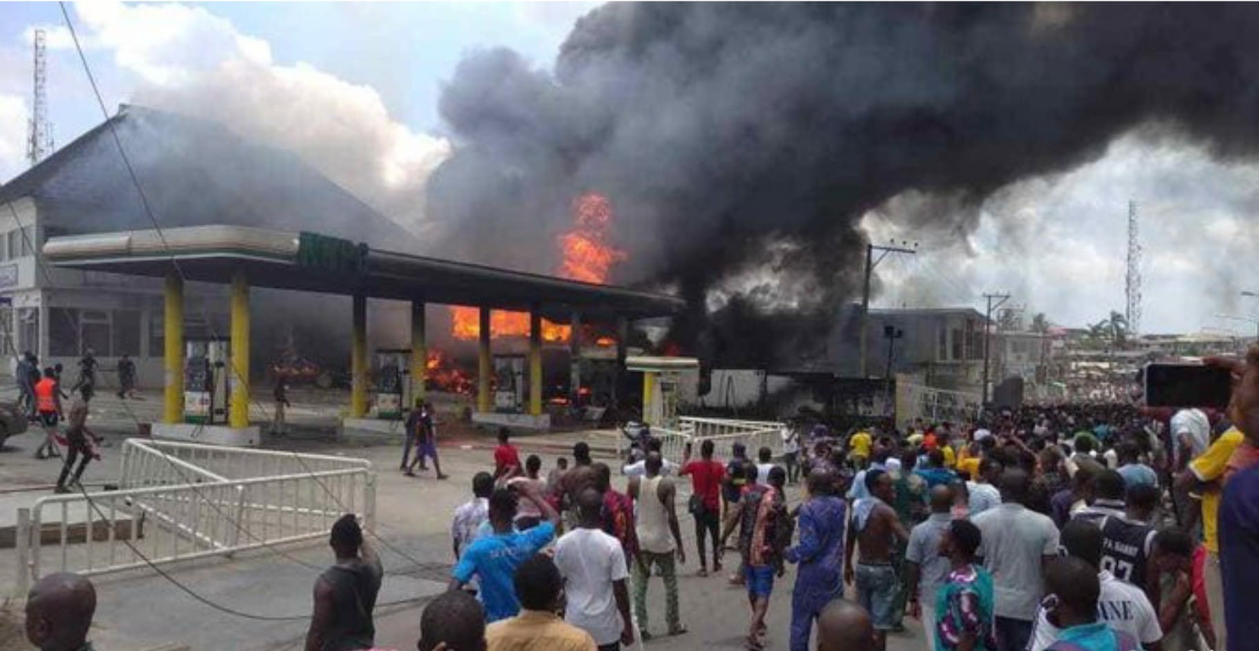 Fire outbreak reported at NNPC filling station in Lagos - Daily Post Nigeria
