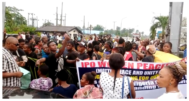 BREAKING: Massive Protest Breaks Out In Rivers Amid Crisis, Airport Blocked (PHOTOS)