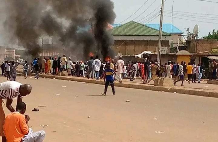 BREAKING: Chaos As Youths Take Violent Actions After Security Gunned Down Resident