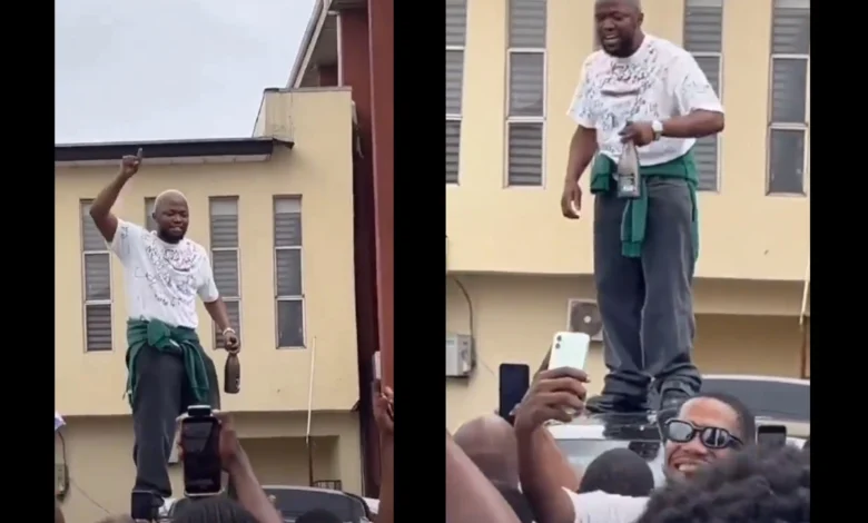 Brain Jotter, Crowd Celebrate Graduation With Champagne Singing 'Gwo Gwo Gwo Ngwo' (VIDEO)