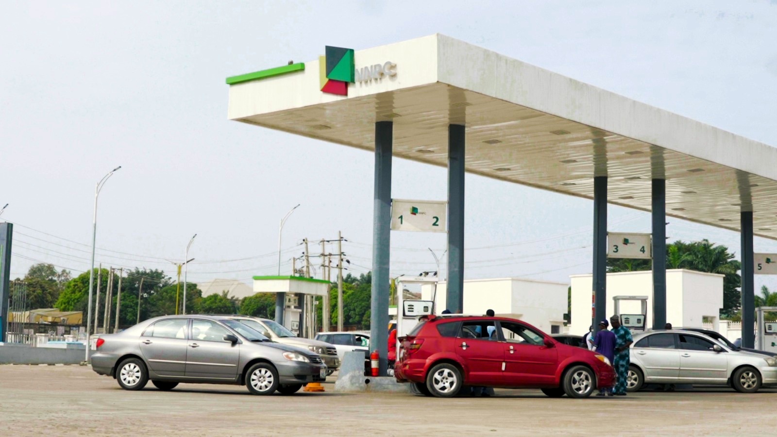 BREAKING: Excitement As NNPC Reduces Fuel Price