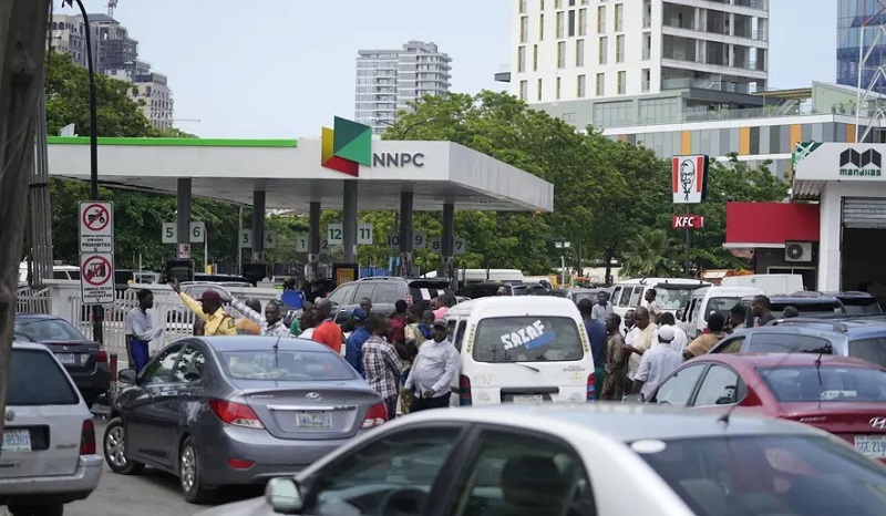 BREAKING: NNPCL reduces petrol price